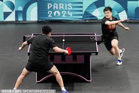 深港澳青少年小满时节深圳新洲河里劈波斩浪