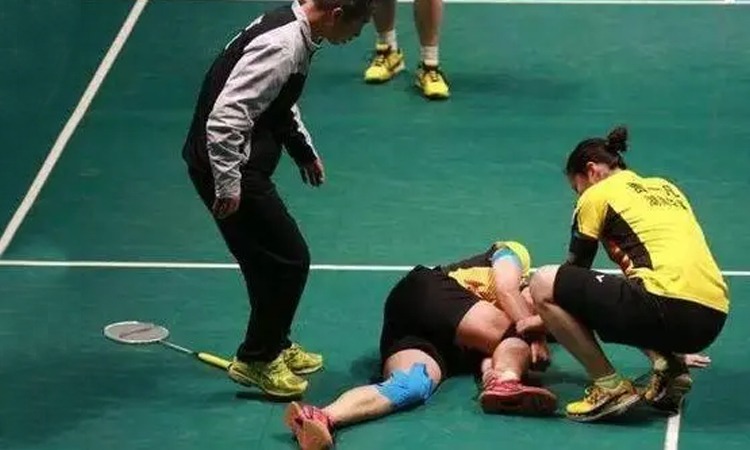 [NBA]东契奇再送妙传 詹姆斯顺势起飞暴扣